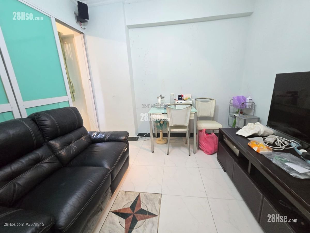 Luen Hong Apartments Sell 2 Bedrooms , 1 Bathroom 328 ft² ( 30.5 m² )