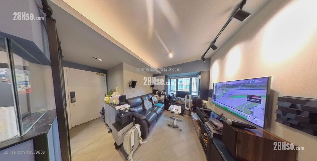 Scenic View Sell 2 Bedrooms , 1 Bathroom 463 ft² ( 43.0 m² )
