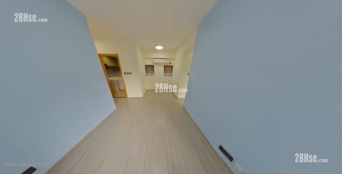 Scenic View Sell 2 Bedrooms , 1 Bathroom 464 ft² ( 43.1 m² )