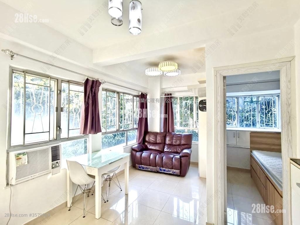 Golden Lion Garden Sell 2 Bedrooms , 1 Bathroom 282 ft² ( 26.2 m² )
