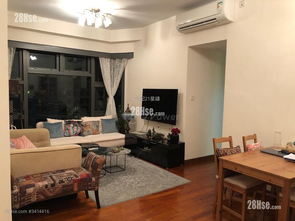Palatial Crest Sell 3 Bedrooms , 2 Bathrooms 721 ft² ( 67.0 m² )