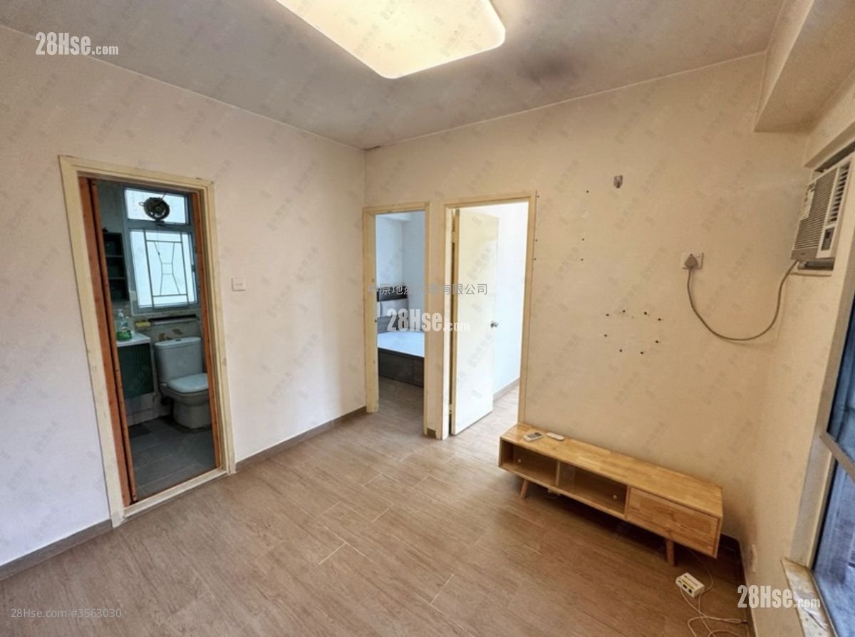 Hong Lai Garden Sell 2 Bedrooms 362 ft² ( 33.6 m² )