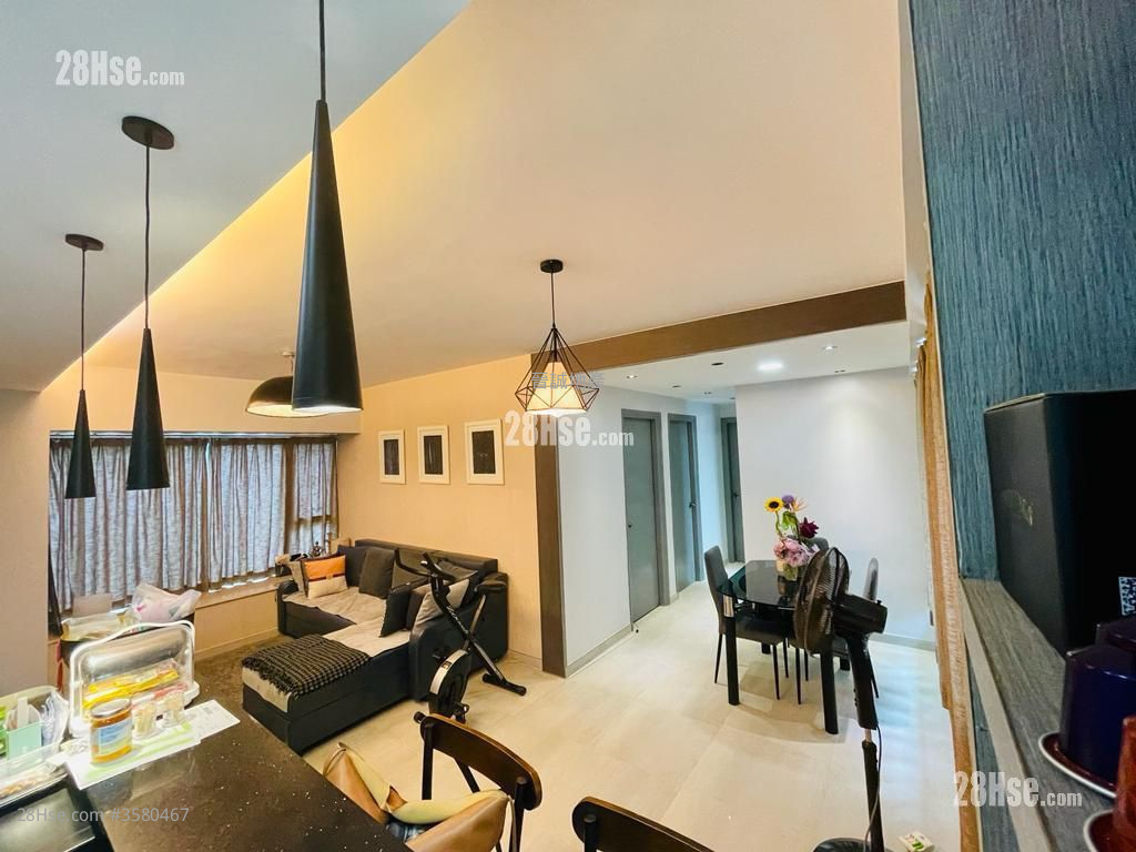 Villa Sapphire Sell 3 Bedrooms , 2 Bathrooms 702 ft² ( 65.2 m² )