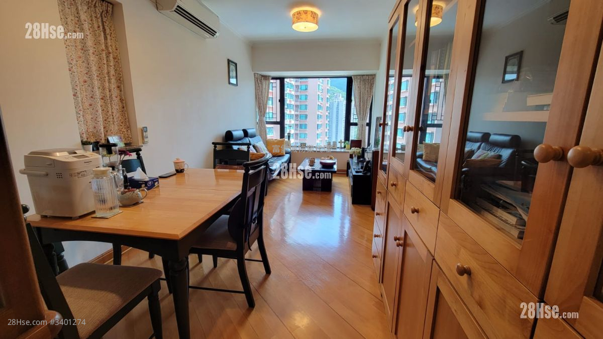 Castello Sell 2 Bedrooms , 1 Bathroom 547 ft² ( 50.8 m² )