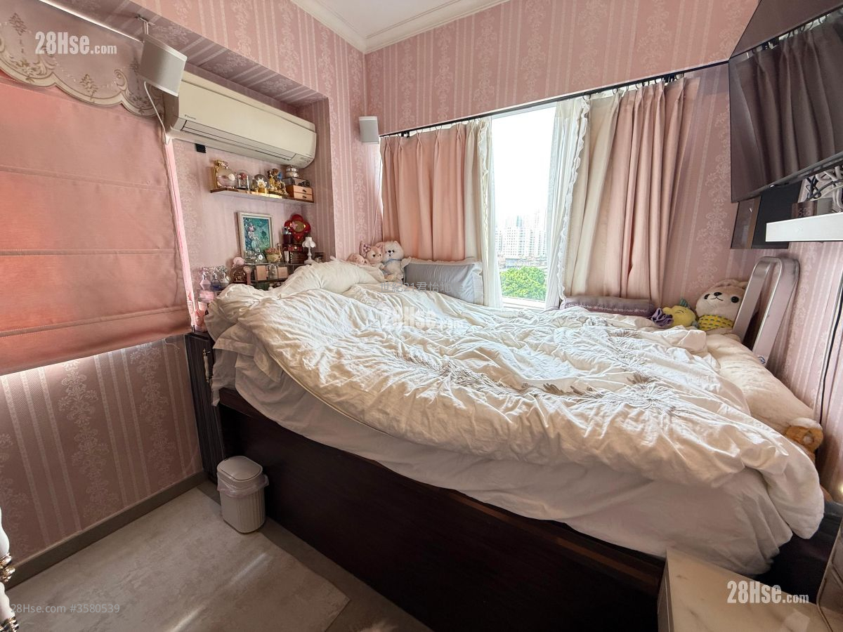 Yan Wing Mansion Sell 1 Bedroom , 1 Bathroom 335 ft² ( 31.1 m² )