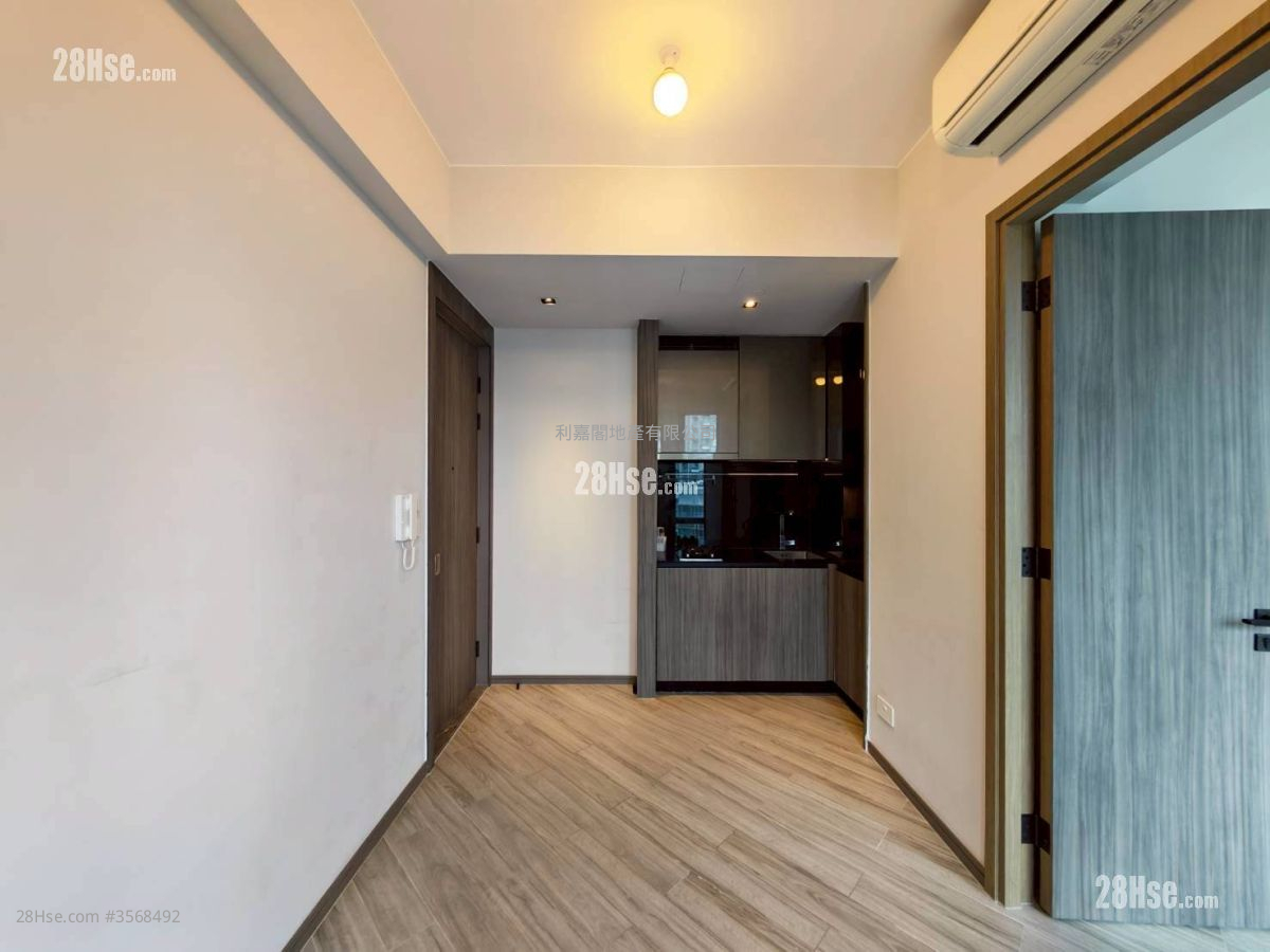 Reach Summit Sell 1 Bedroom 255 ft² ( 23.7 m² )
