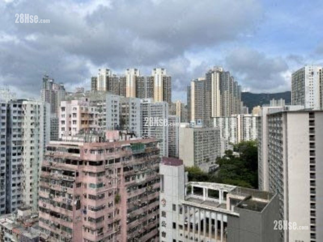 East Asia Gardens Sell 3 Bedrooms , 1 Bathroom 452 ft² ( 42.0 m² )