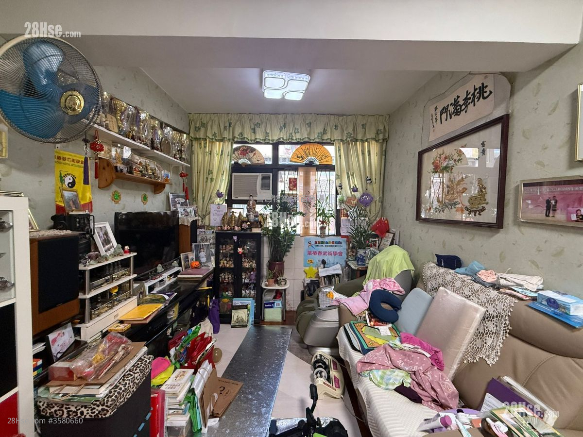 Kilung Building Sell 3 Bedrooms , 1 Bathroom 556 ft² ( 51.7 m² )