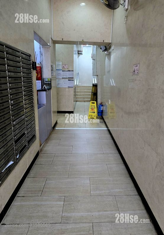 Yee Fat Building Rental 2 Bedrooms , 1 Bathroom 380 ft² ( 35.3 m² )