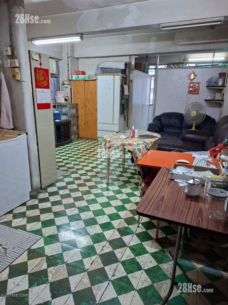 Chung Mei Building Sell 1 Bedroom , 1 Bathroom 520 ft² ( 48.3 m² )