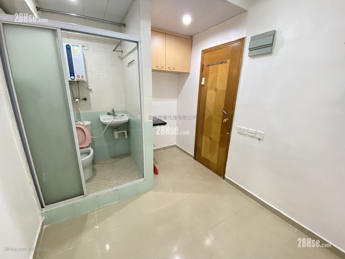 Cheong Tai Building Rental Studio , 1 Bathroom 90 ft² ( 8.4 m² )
