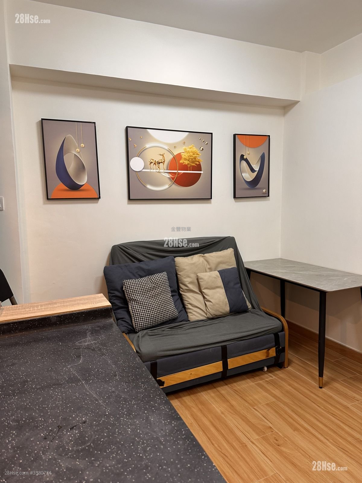 Kin Wong House Sell 2 Bedrooms , 1 Bathroom 350 ft² ( 32.5 m² )