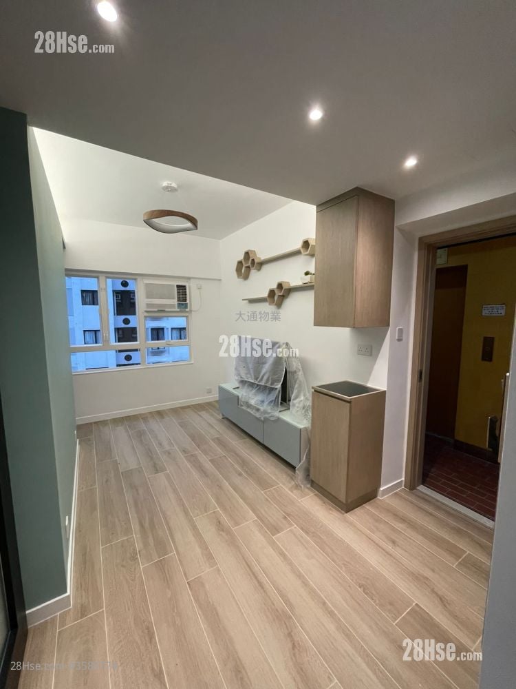 Wah Sing Building Sell 1 Bedroom , 1 Bathroom 285 ft² ( 26.5 m² )