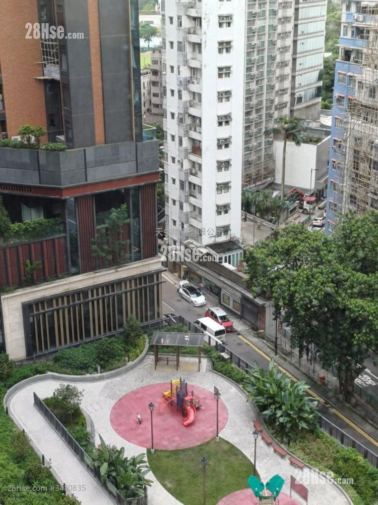 Dragon Pride Rental 2 Bedrooms , 1 Bathroom 426 ft² ( 39.6 m² )