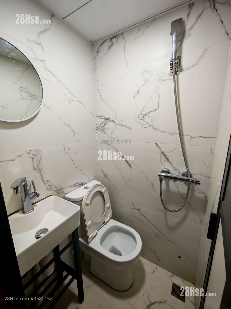 Man Wah Building Rental Studio , 1 Bathroom 100 ft² ( 9.3 m² )
