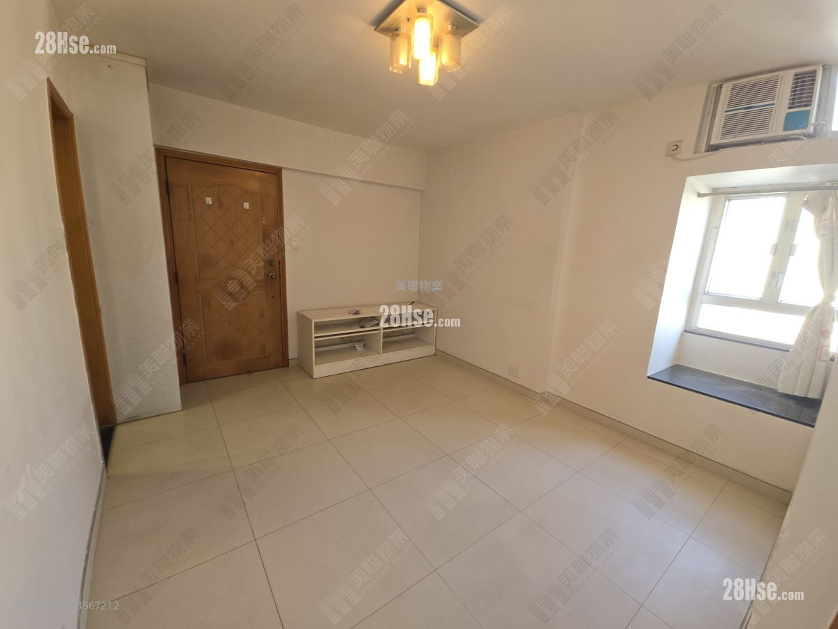 Hong Tak Gardens Sell 2 Bedrooms 363 ft² ( 33.7 m² )