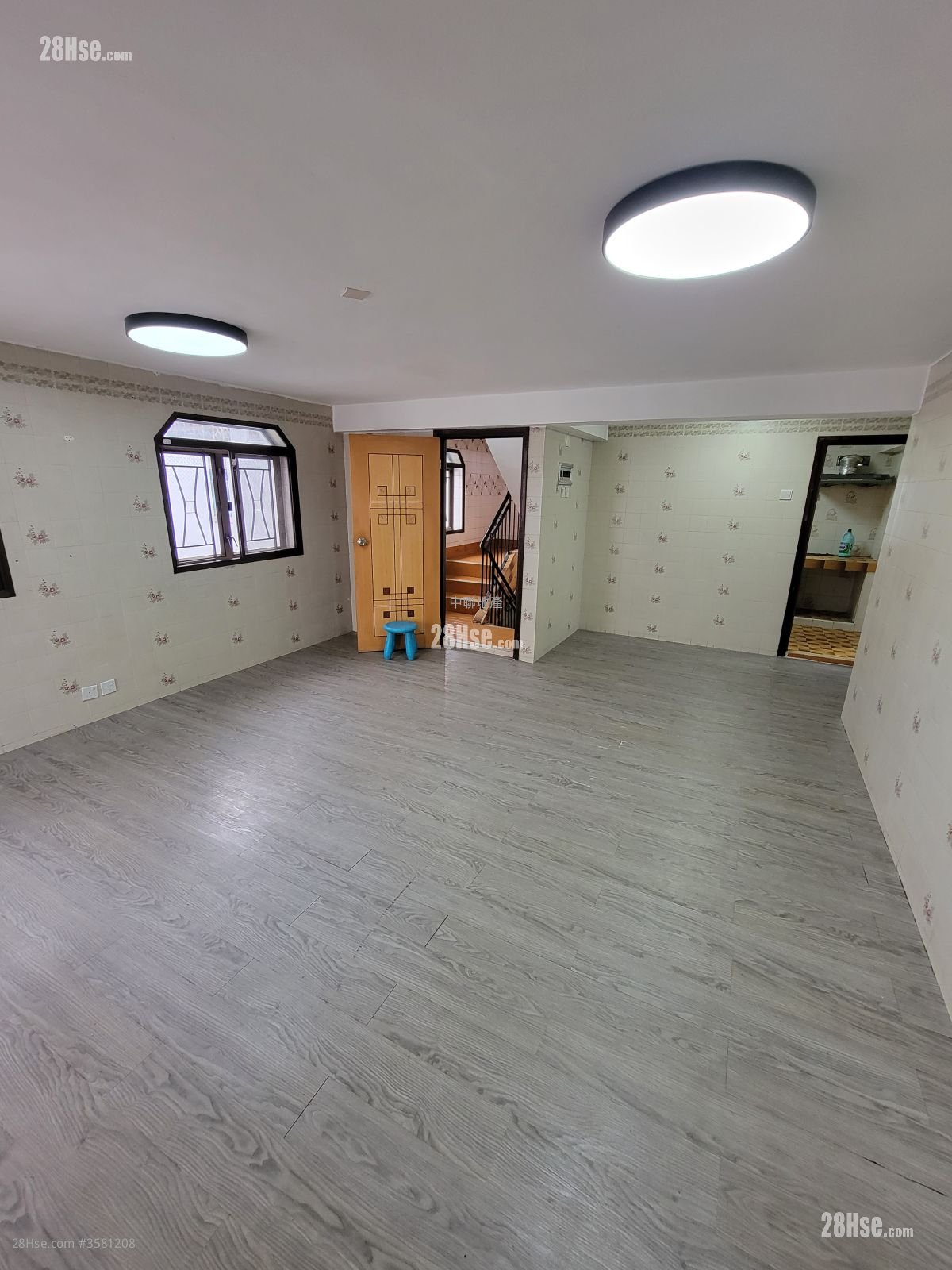 Village Rental 2 Bedrooms , 1 Bathroom 700 ft² ( 65.0 m² )