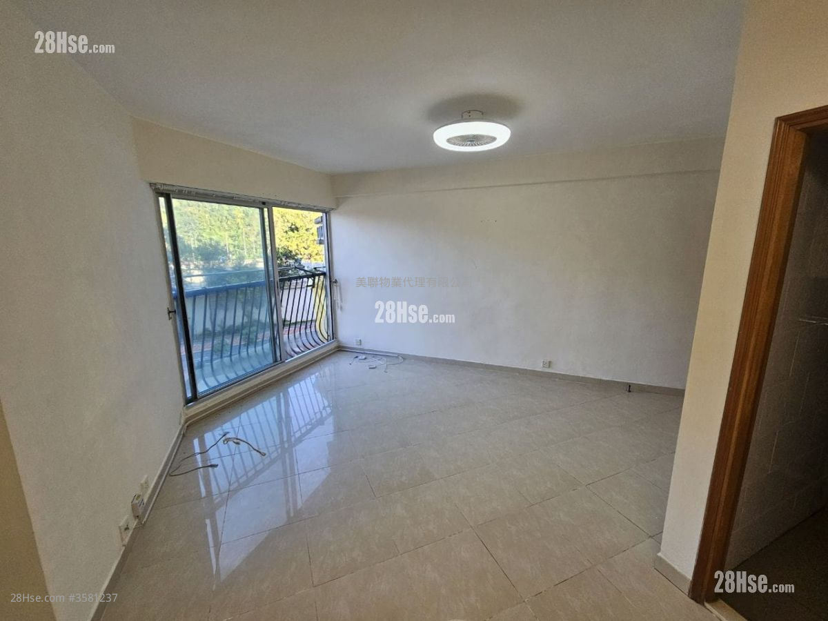 Pictorial Garden Rental 3 Bedrooms 712 ft² ( 66.1 m² )