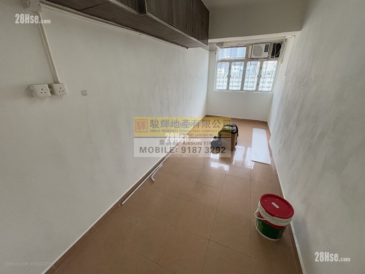 Wah Tak Building Rental Studio , 1 Bathroom 189 ft² ( 17.6 m² )
