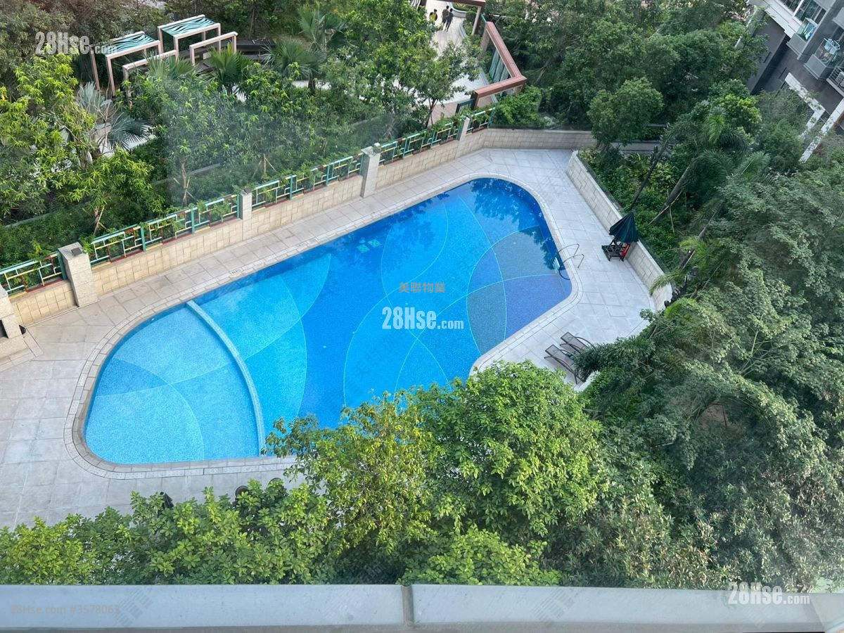 Aurora Rental 443 ft² ( 41.2 m² )