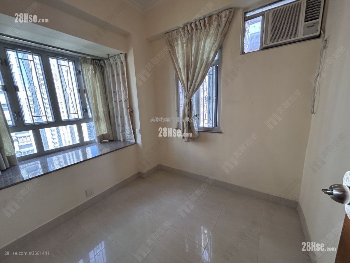 Tai Po Centre Sell 2 Bedrooms , 1 Bathroom 361 ft² ( 33.5 m² )