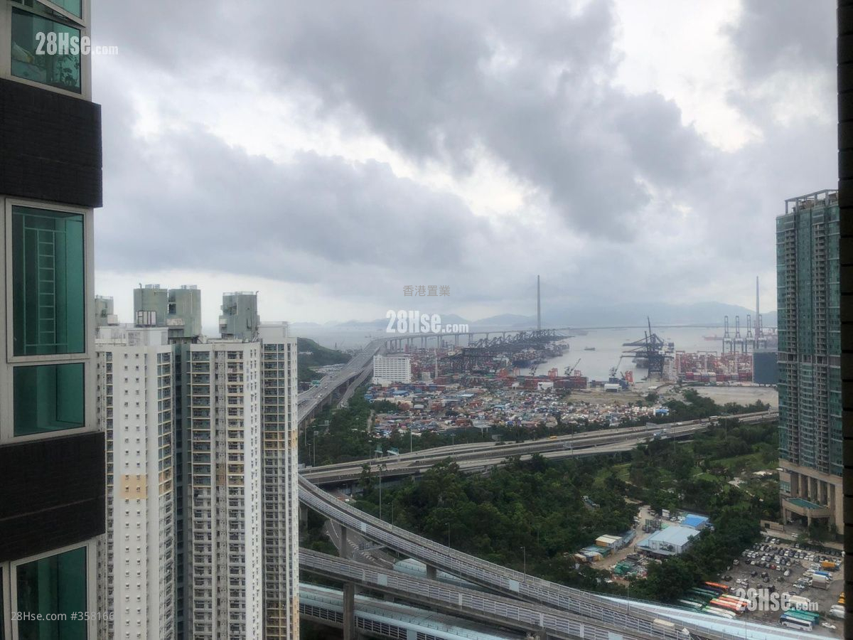One West Kowloon Sell 3 Bedrooms , 1 Bathroom 616 ft² ( 57.2 m² )
