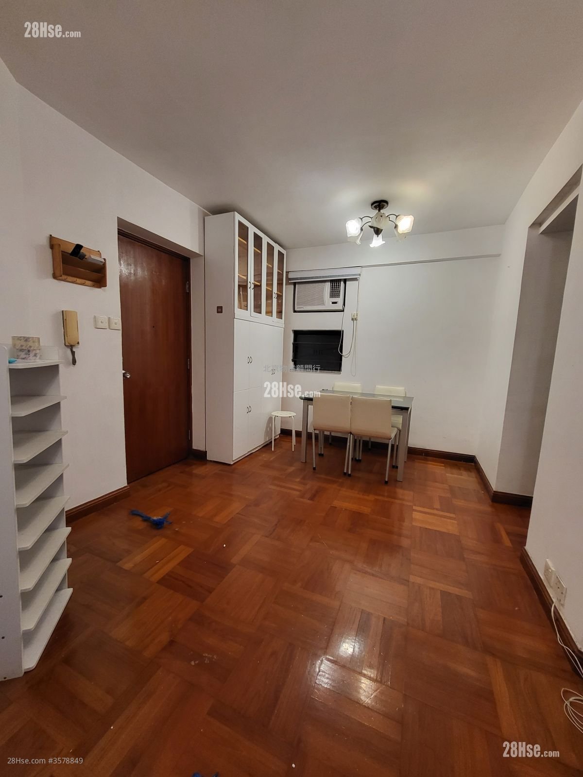 Kornhill Rental 2 Bedrooms , 1 Bathroom 461 ft² ( 42.8 m² )