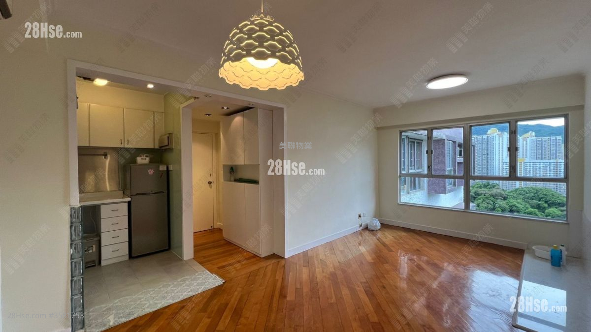 Broadview Garden Rental 656 ft² ( 60.9 m² )