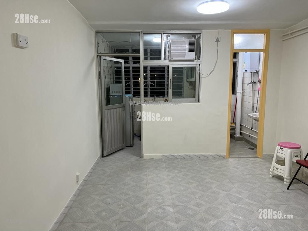Tsui Ping (North) Estate Sell 1 Bedroom , 1 Bathroom 277 ft² ( 25.7 m² )