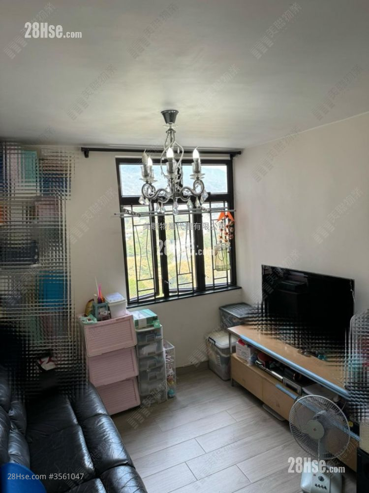 Luk Yeung Sun Chuen Sell 2 Bedrooms 451 ft² ( 41.9 m² )