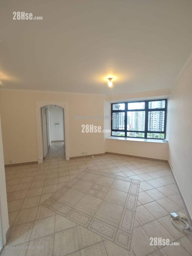 Kornhill Rental 3 Bedrooms , 1 Bathroom 596 ft² ( 55.4 m² )