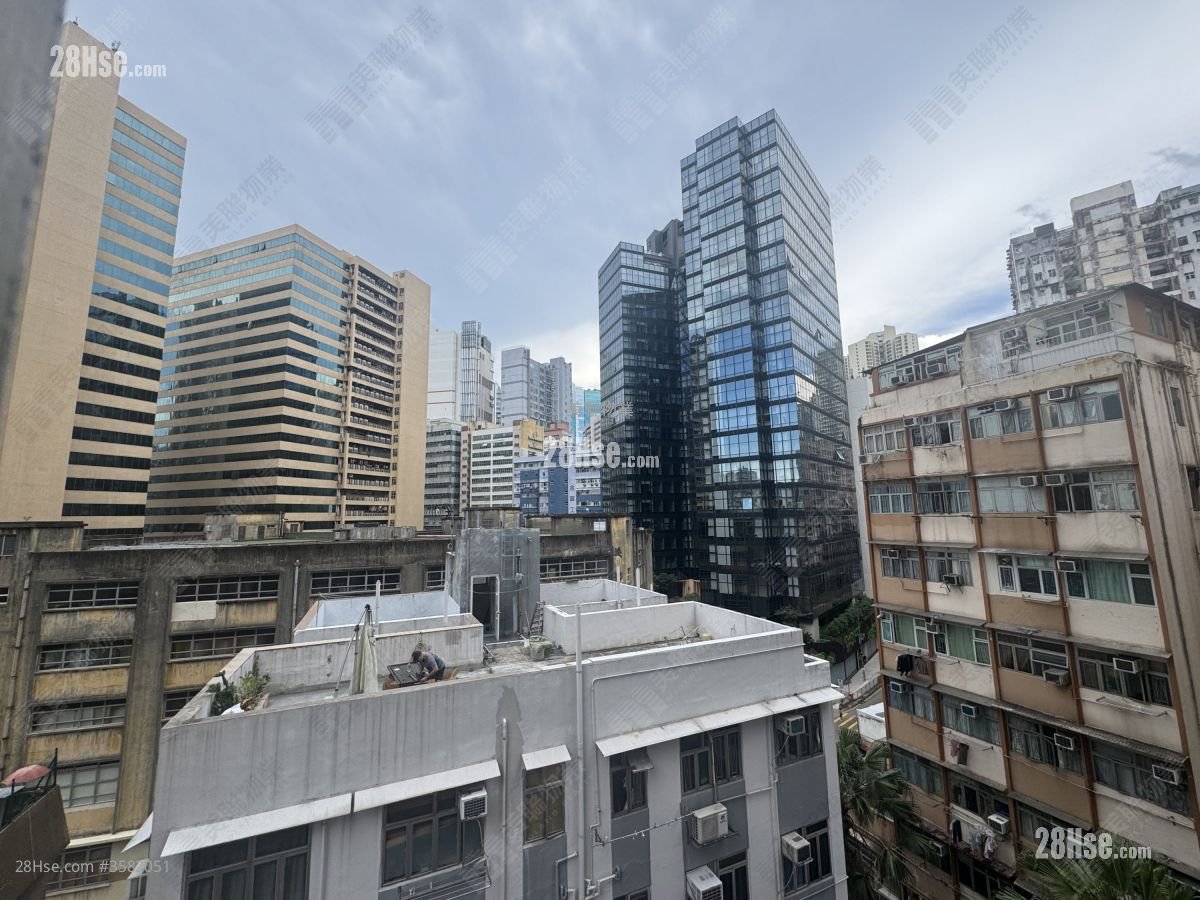 Kam Heng Building Sell 2 Bedrooms , 1 Bathroom 406 ft² ( 37.7 m² )