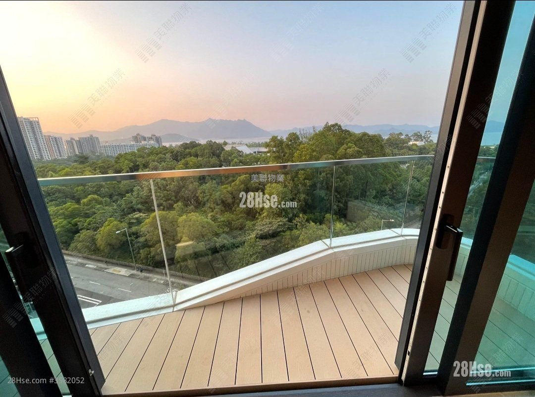 The Entrance Sell 3 Bedrooms , 3 Bathrooms 1,195 ft² ( 111.0 m² )