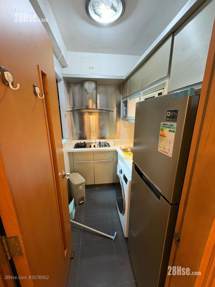 Beneville Sell 2 Bedrooms , 1 Bathroom 428 ft² ( 39.8 m² )