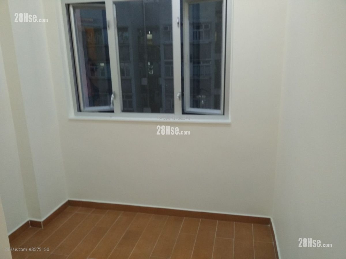 Po Tin Building Rental 2 Bedrooms , 1 Bathroom 262 ft² ( 24.3 m² )