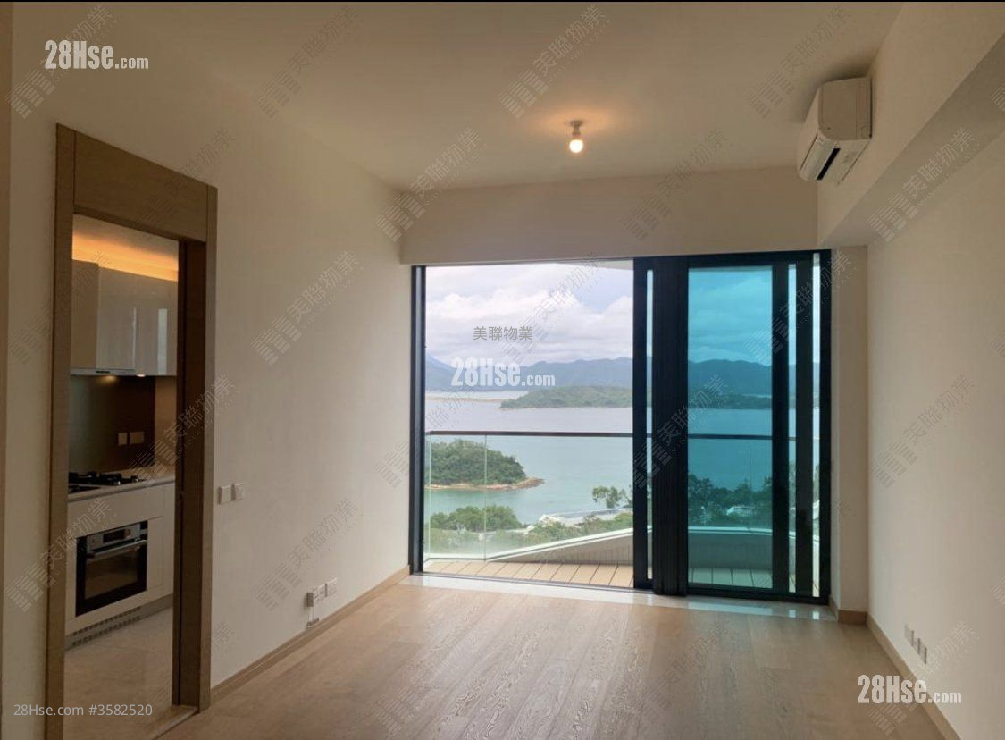 The Entrance Sell 3 Bedrooms 922 ft² ( 85.7 m² )