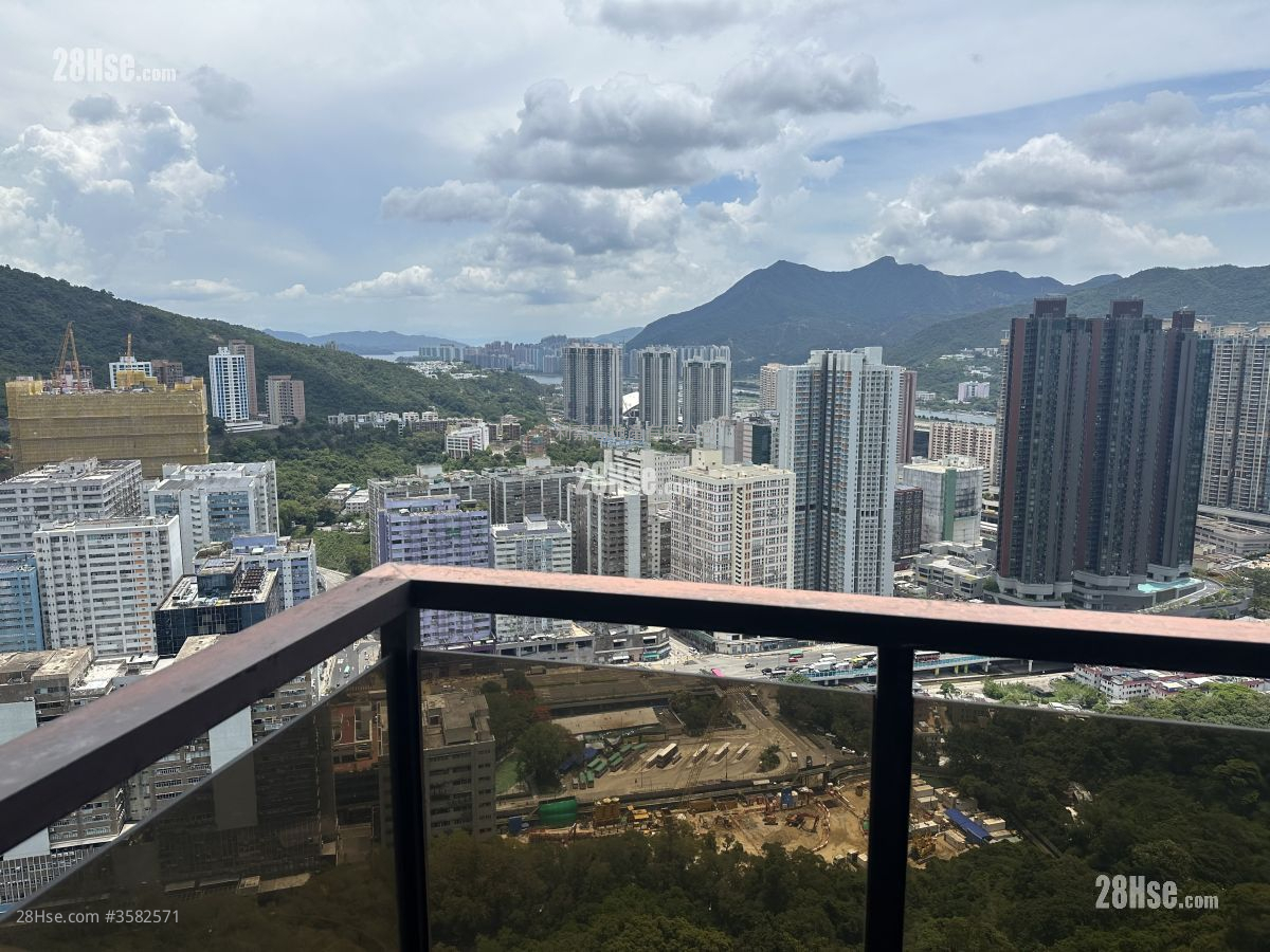 Shatin 33 Sell 4 Bedrooms , 2 Bathrooms 1,492 ft² ( 138.6 m² )