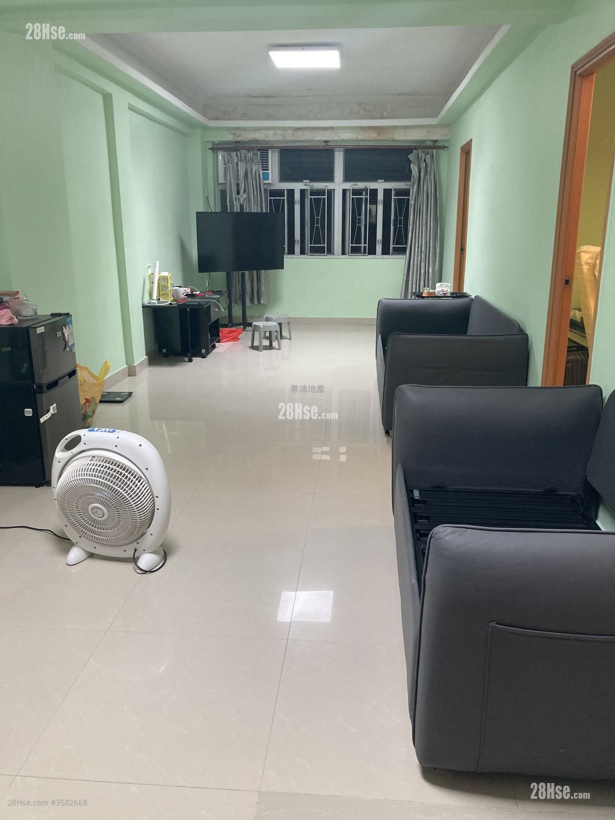 Man Ying Building Sell 3 Bedrooms , 1 Bathroom 665 ft² ( 61.8 m² )