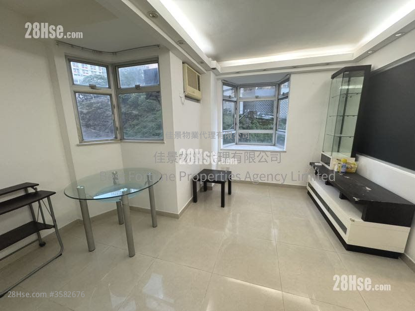 Smithfield Terrace Sell 3 Bedrooms , 2 Bathrooms 452 ft² ( 42.0 m² )