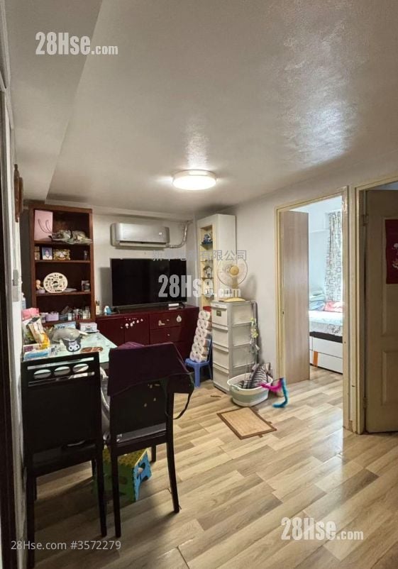Wai Lee Building Rental 2 Bedrooms , 1 Bathroom 374 ft² ( 34.7 m² )