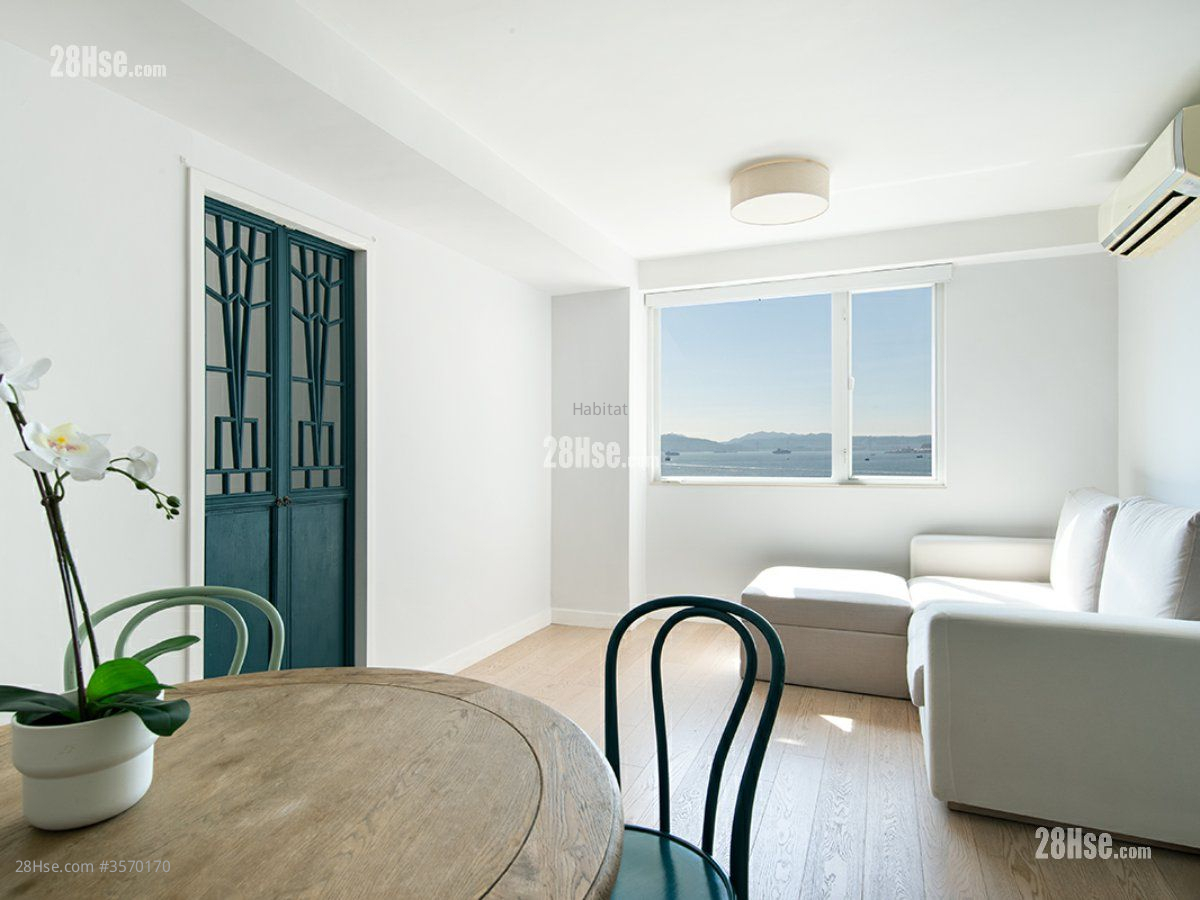 Brilliant Court Sell 2 Bedrooms , 1 Bathroom 527 ft² ( 49.0 m² )