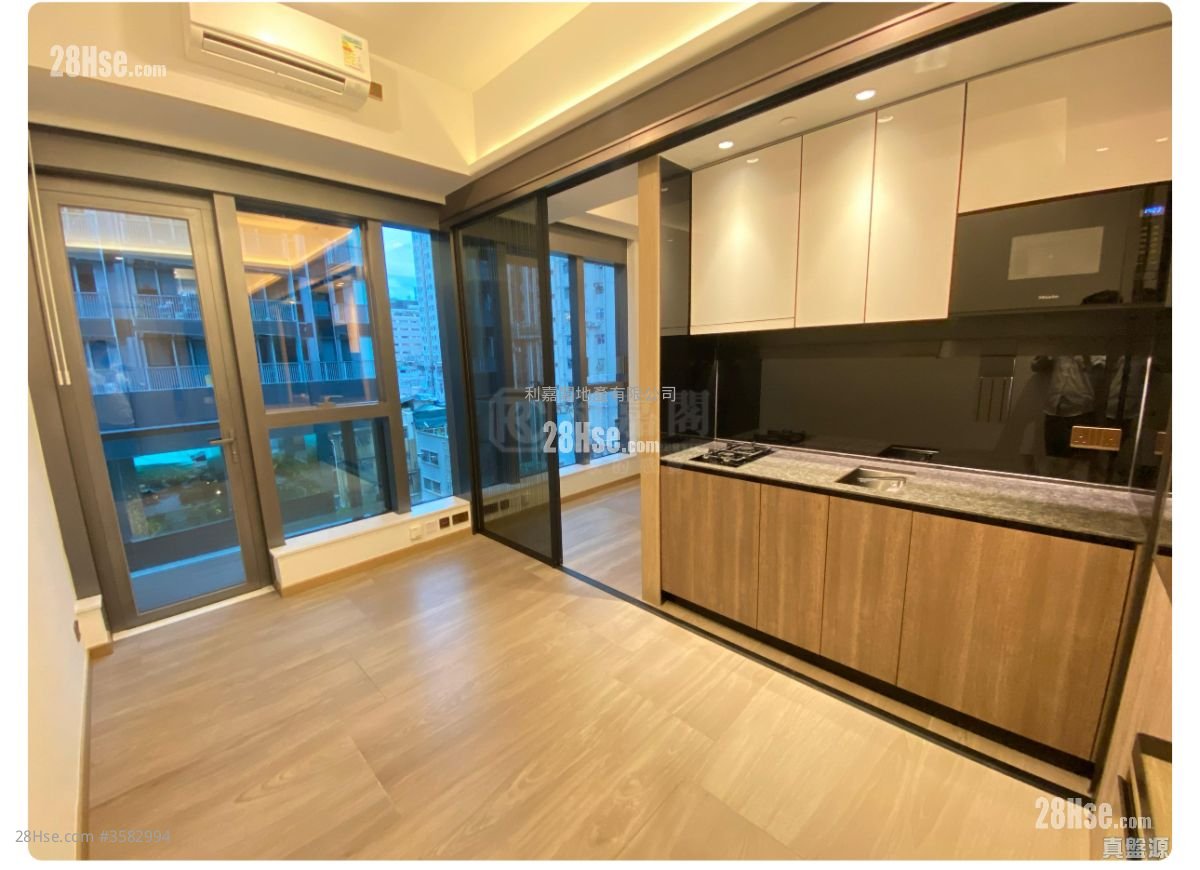 Two Artlane Sell 1 Bedroom 252 ft² ( 23.4 m² )