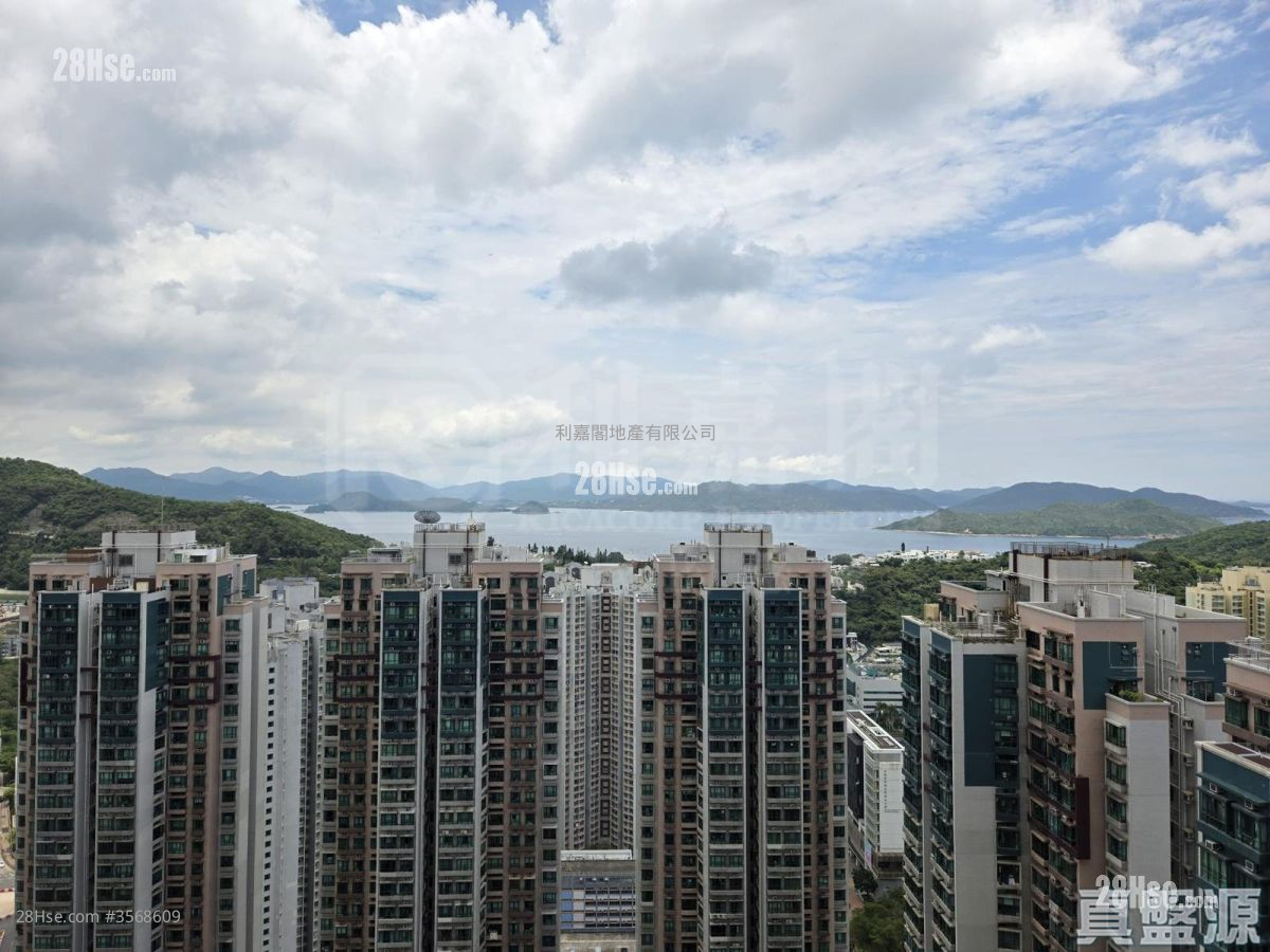Residence Oasis Sell 3 Bedrooms , 2 Bathrooms 654 ft² ( 60.8 m² )