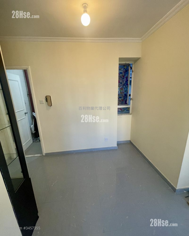 Victory Garden Rental 2 Bedrooms , 1 Bathroom 372 ft² ( 34.6 m² )