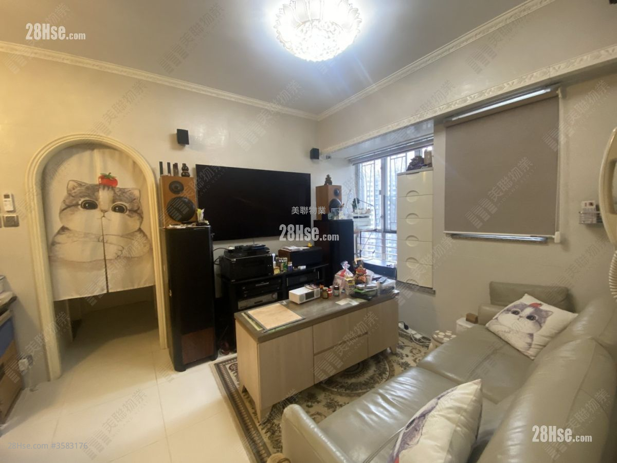 Tsuen Wan Plaza Sell 2 Bedrooms , 1 Bathroom 433 ft² ( 40.2 m² )