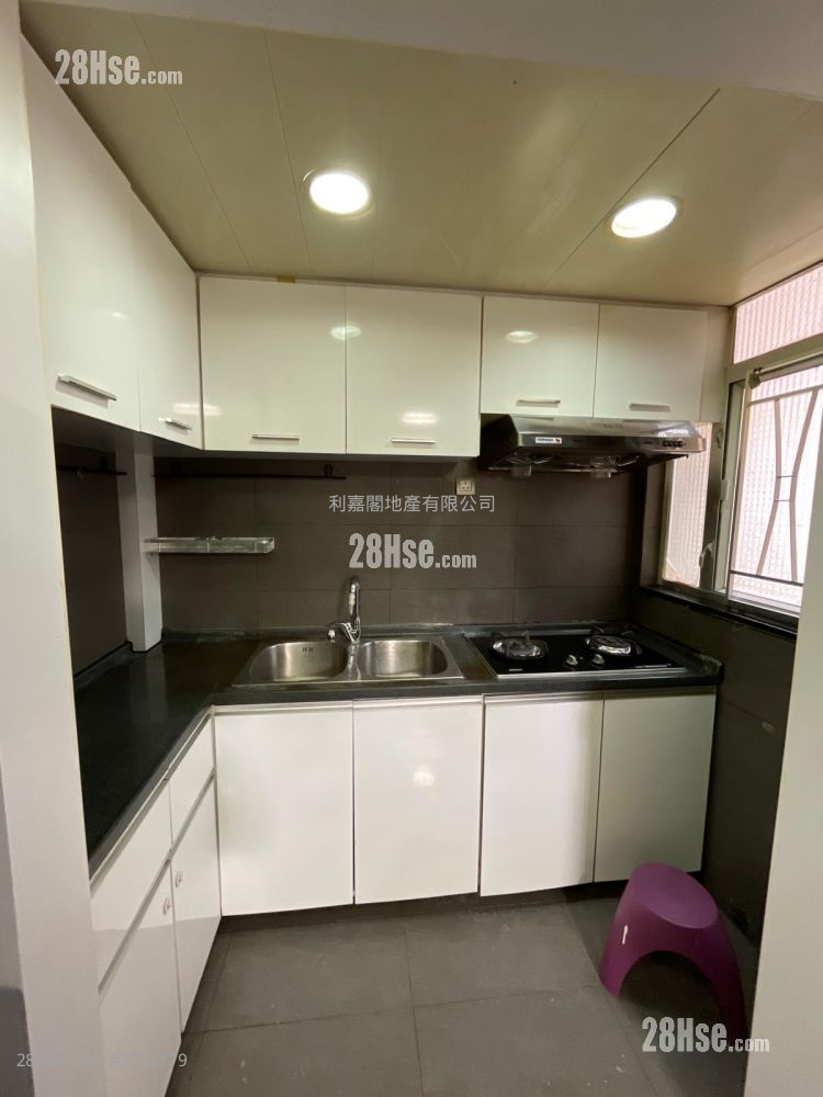 Kwong Ming Court Sell 2 Bedrooms , 1 Bathroom 432 ft² ( 40.1 m² )