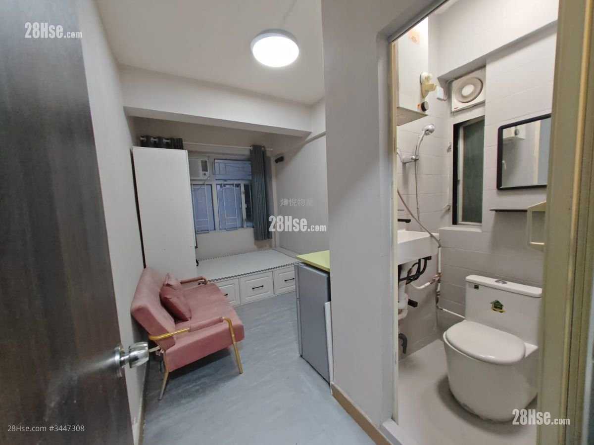 Universal Mansion Rental Studio , 1 Bathroom 180 ft² ( 16.7 m² )