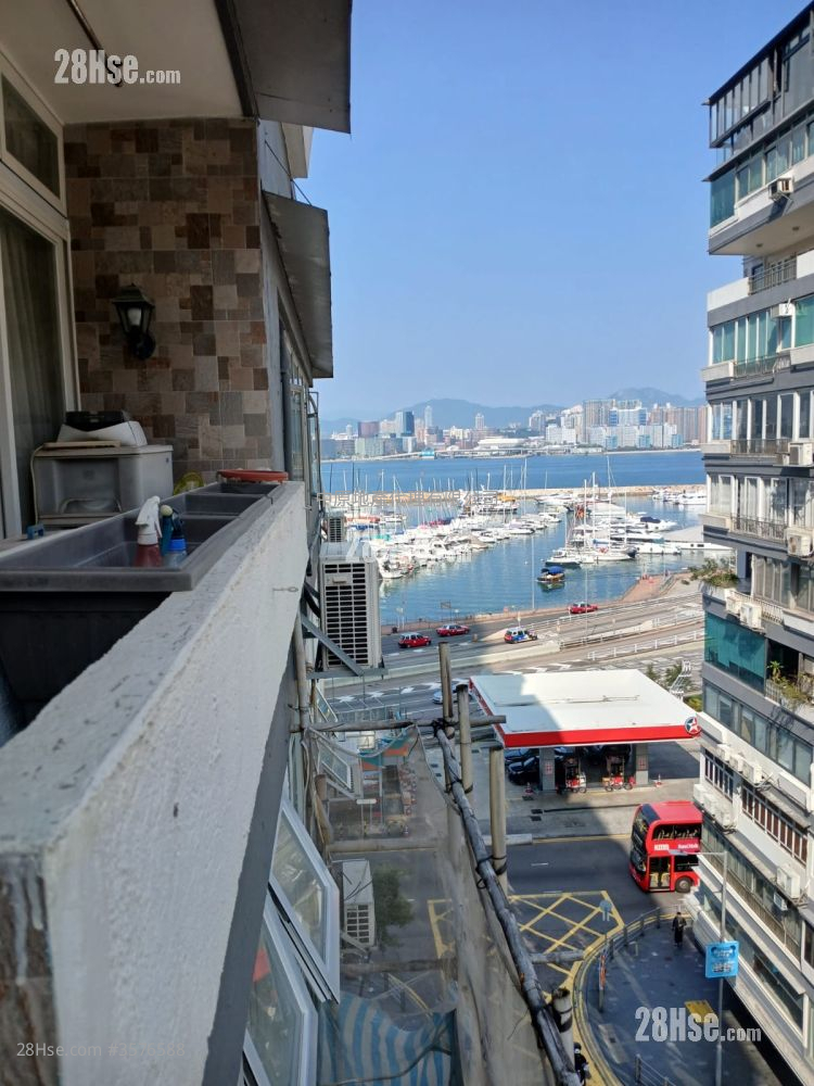 Haywood Mansion Sell 4 Bedrooms , 2 Bathrooms 1,204 ft² ( 111.9 m² )