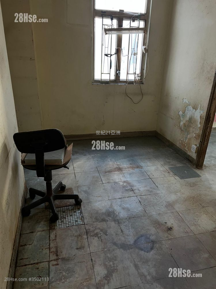 Hennessy Road Court Sell 2 Bedrooms , 1 Bathroom 366 ft² ( 34.0 m² )