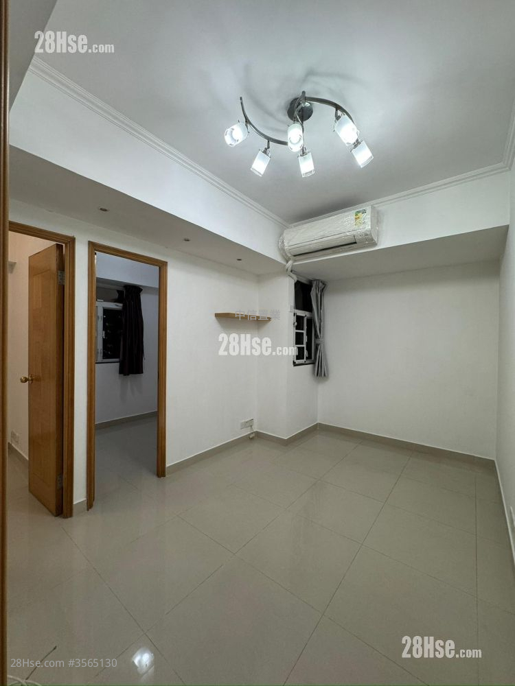 Fok On Building Rental 2 Bedrooms , 1 Bathroom 319 ft² ( 29.6 m² )